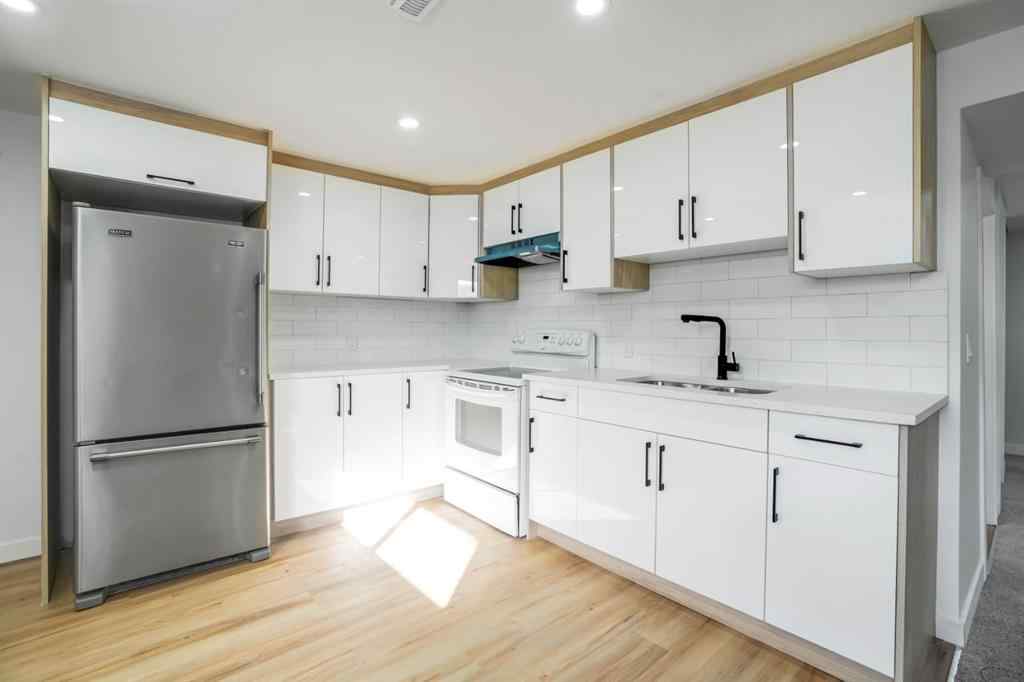 MLS® A2255471 - 264 Penbrooke Close SE in Penbrooke Meadows Calgary, Residential