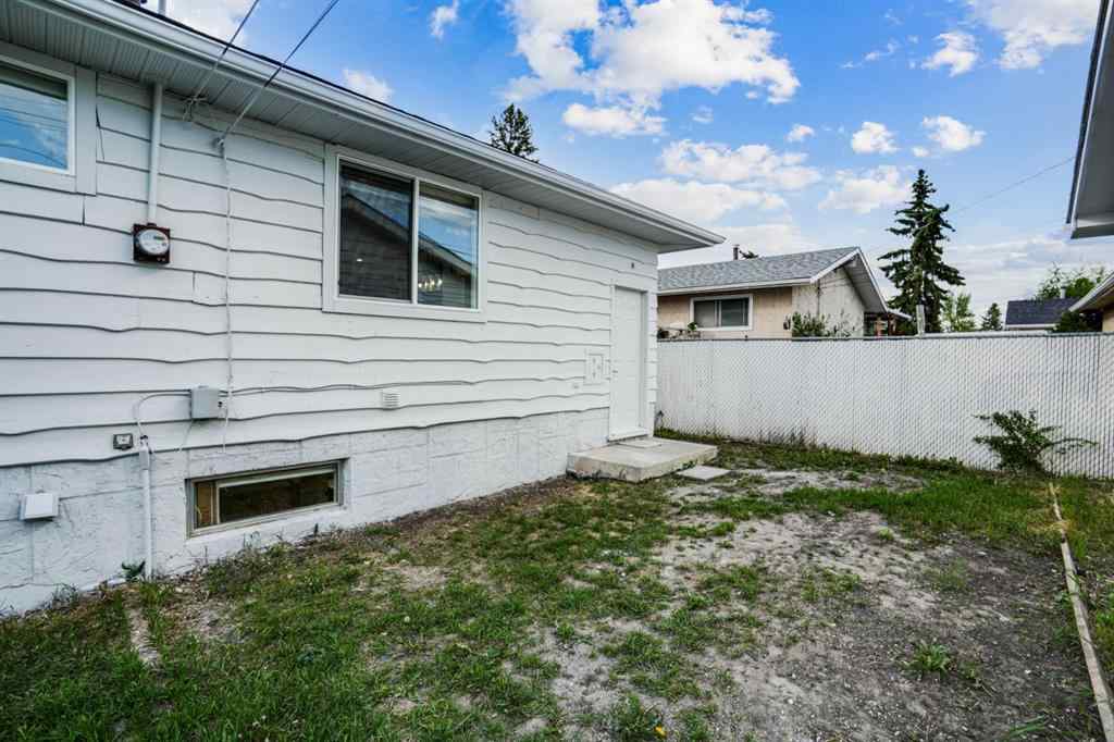 MLS® A2255471 - 264 Penbrooke Close SE in Penbrooke Meadows Calgary, Residential