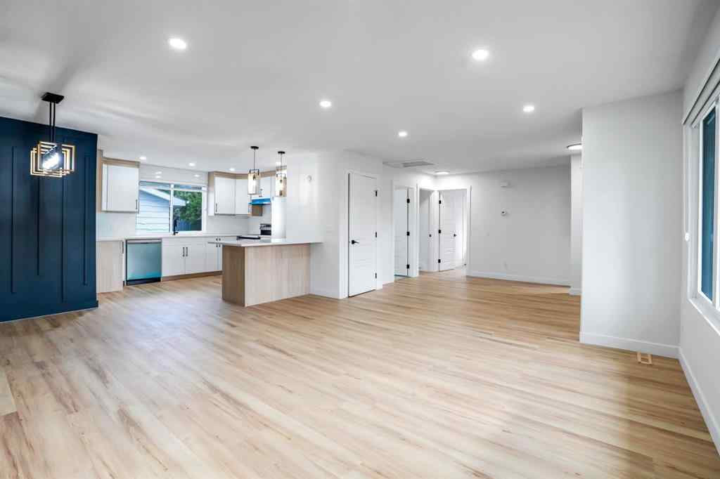 MLS® A2255471 - 264 Penbrooke Close SE in Penbrooke Meadows Calgary, Residential