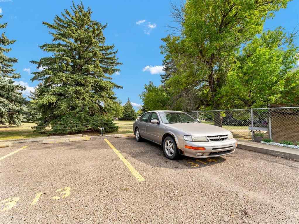 MLS® A2255473 - Unit #314 663 12 Street NW in Northwest Crescent Heights Medicine Hat, Residential