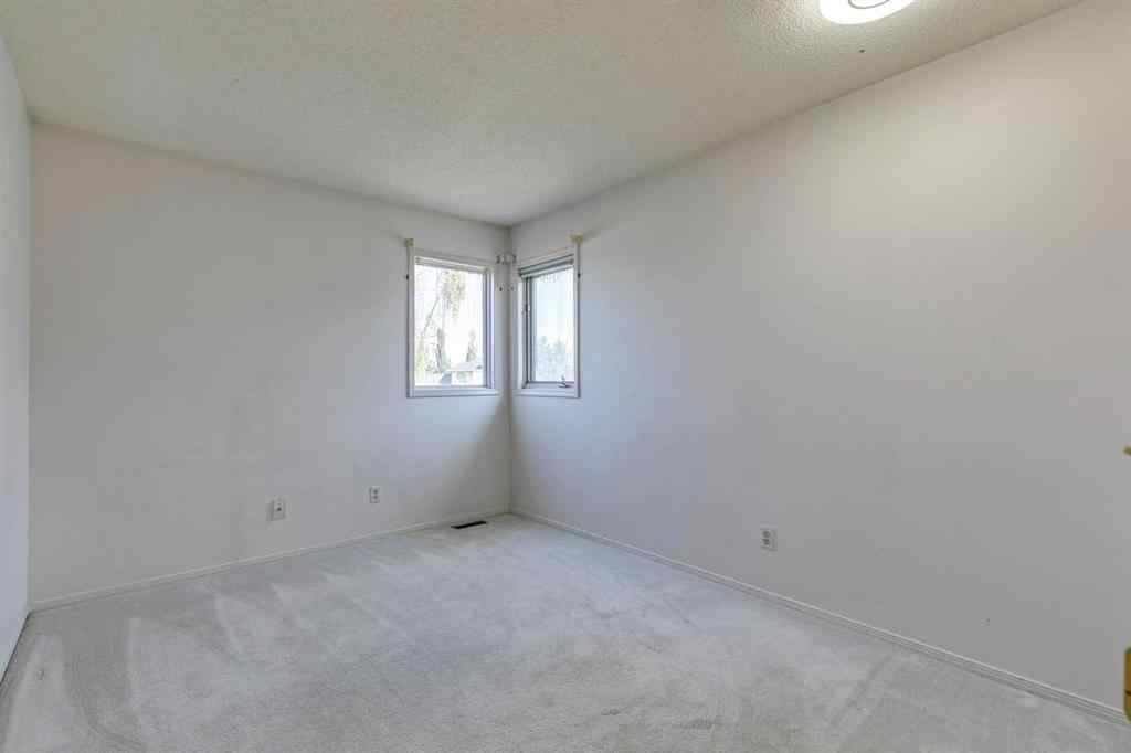 MLS® A2255483 - 33 Shawnee View SW in Shawnee Slopes Calgary, Residential