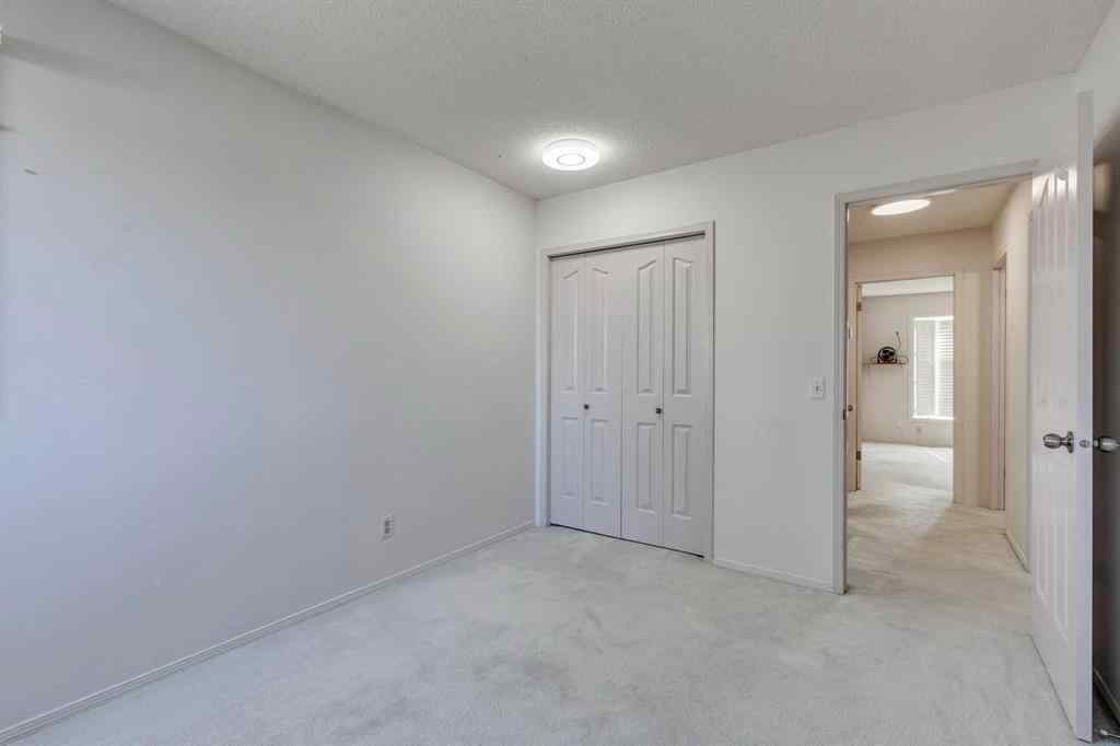 MLS® A2255483 - 33 Shawnee View SW in Shawnee Slopes Calgary, Residential