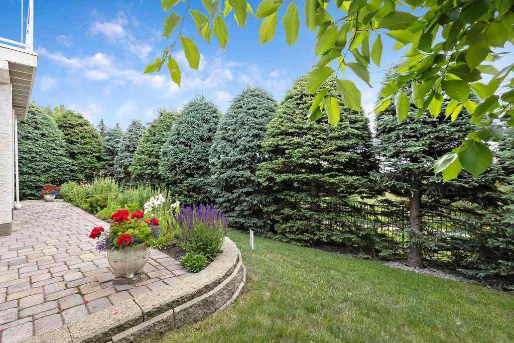 MLS® A2255489 - 2922 Signal Hill Drive SW in Signal Hill Calgary, Residential