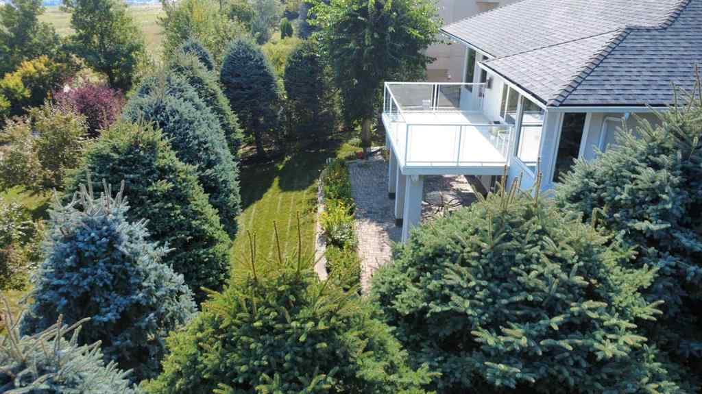 MLS® A2255489 - 2922 Signal Hill Drive SW in Signal Hill Calgary, Residential