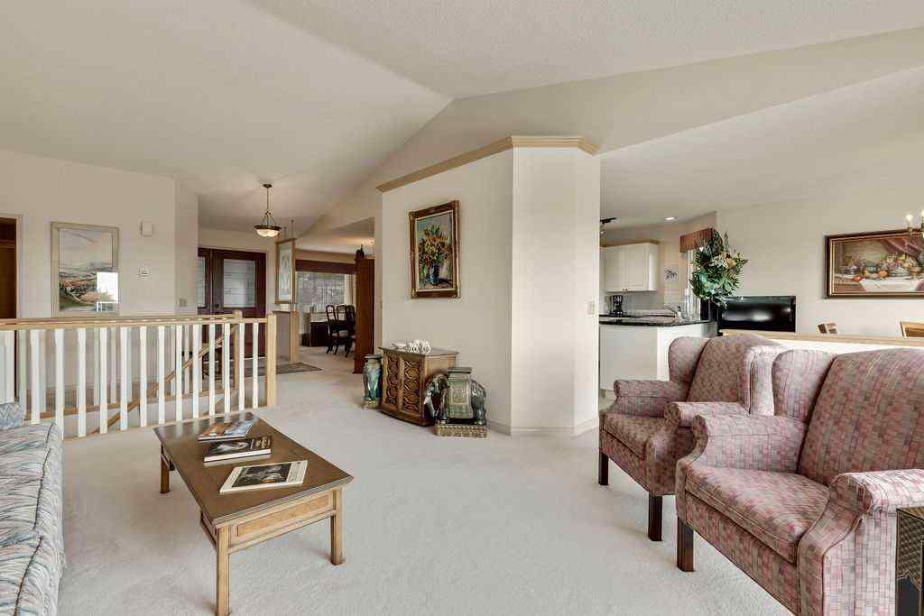 MLS® A2255489 - 2922 Signal Hill Drive SW in Signal Hill Calgary, Residential