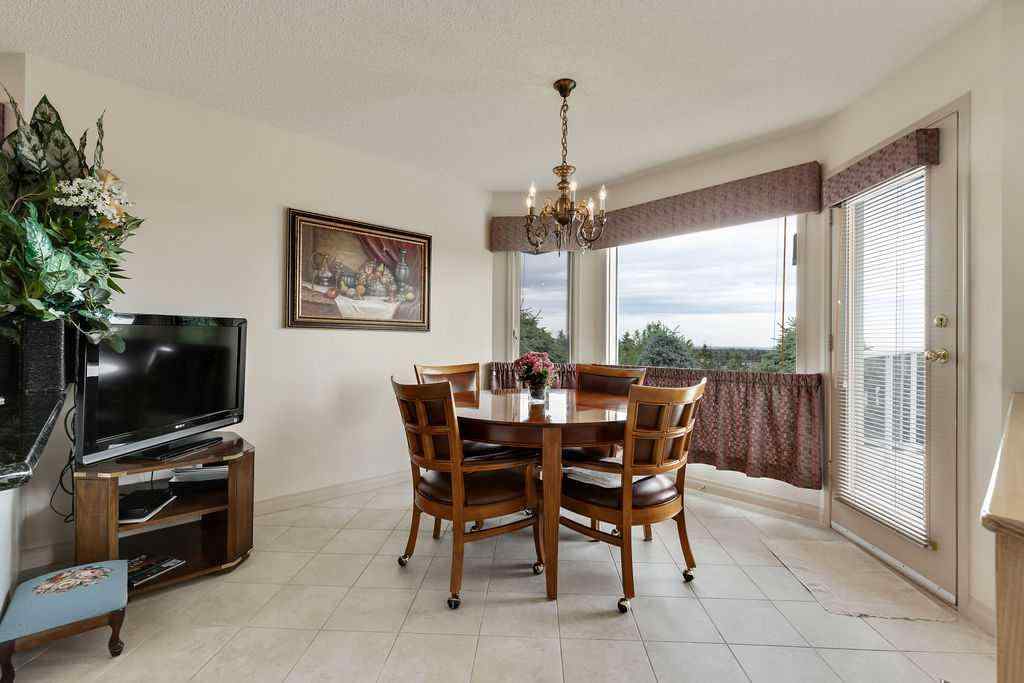 MLS® A2255489 - 2922 Signal Hill Drive SW in Signal Hill Calgary, Residential