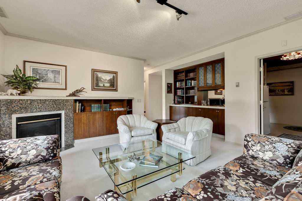 MLS® A2255489 - 2922 Signal Hill Drive SW in Signal Hill Calgary, Residential