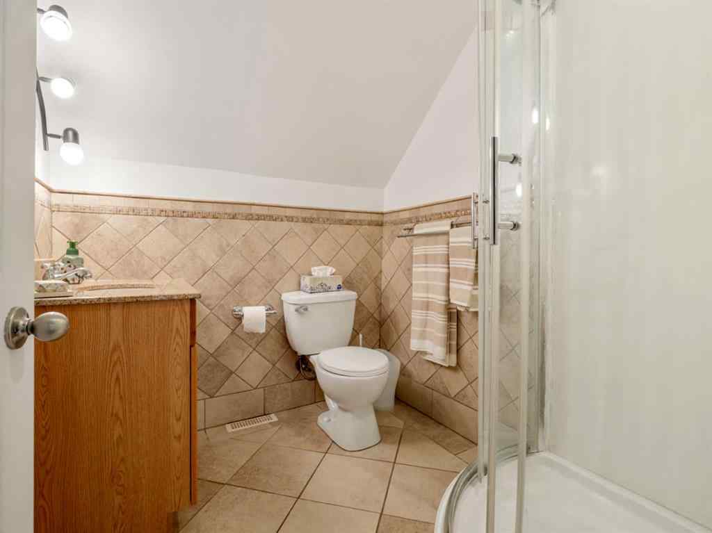 MLS® A2255490 - 1012 16 Street S in Victoria Park Lethbridge, Residential