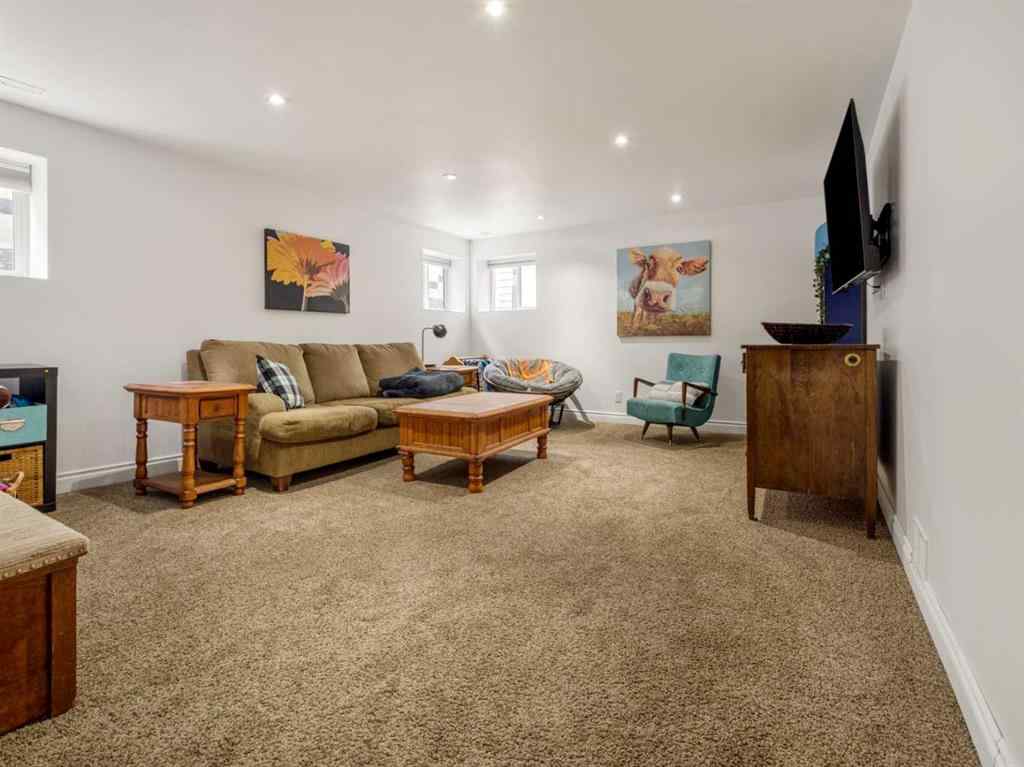 MLS® A2255490 - 1012 16 Street S in Victoria Park Lethbridge, Residential