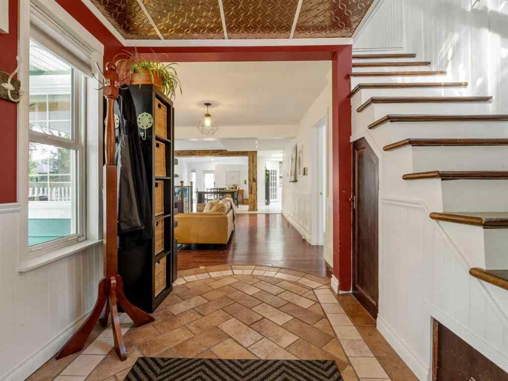 MLS® A2255490 - 1012 16 Street S in Victoria Park Lethbridge, Residential