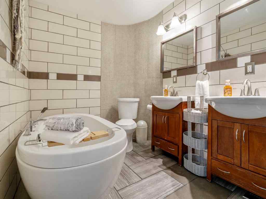MLS® A2255490 - 1012 16 Street S in Victoria Park Lethbridge, Residential