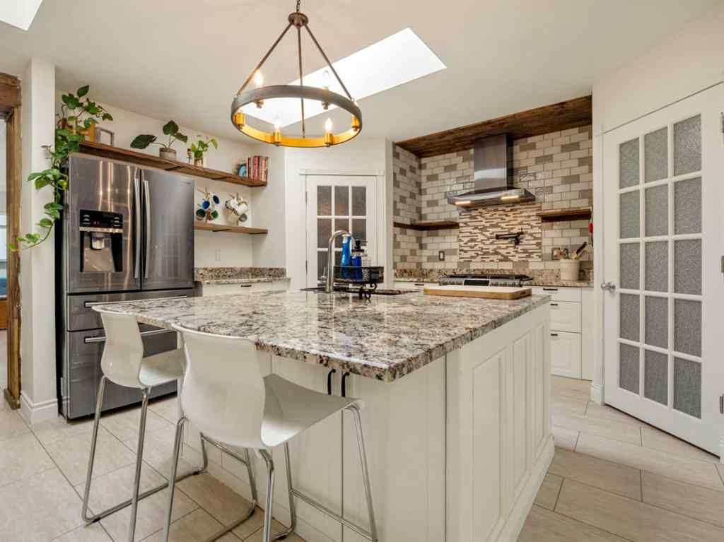 MLS® A2255490 - 1012 16 Street S in Victoria Park Lethbridge, Residential