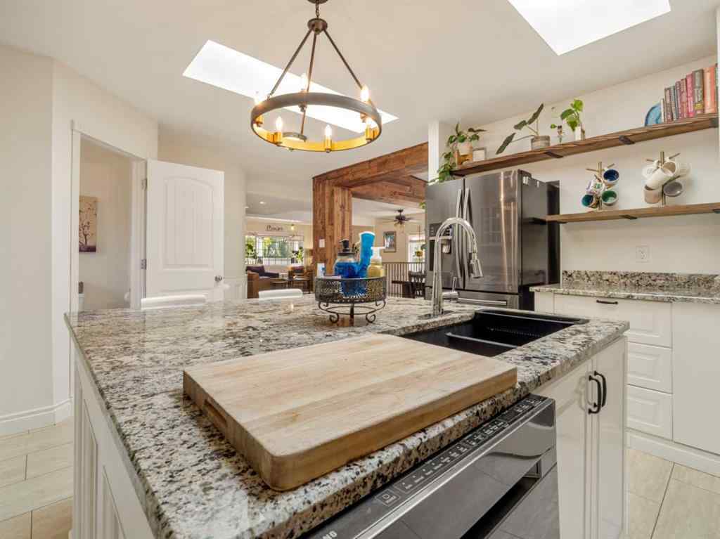 MLS® A2255490 - 1012 16 Street S in Victoria Park Lethbridge, Residential