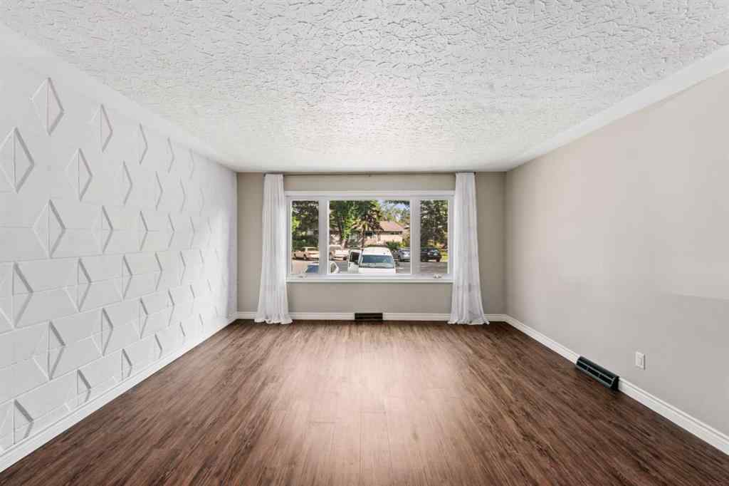 MLS® A2255493 - 2731 17A Street NW in Capitol Hill Calgary, Residential