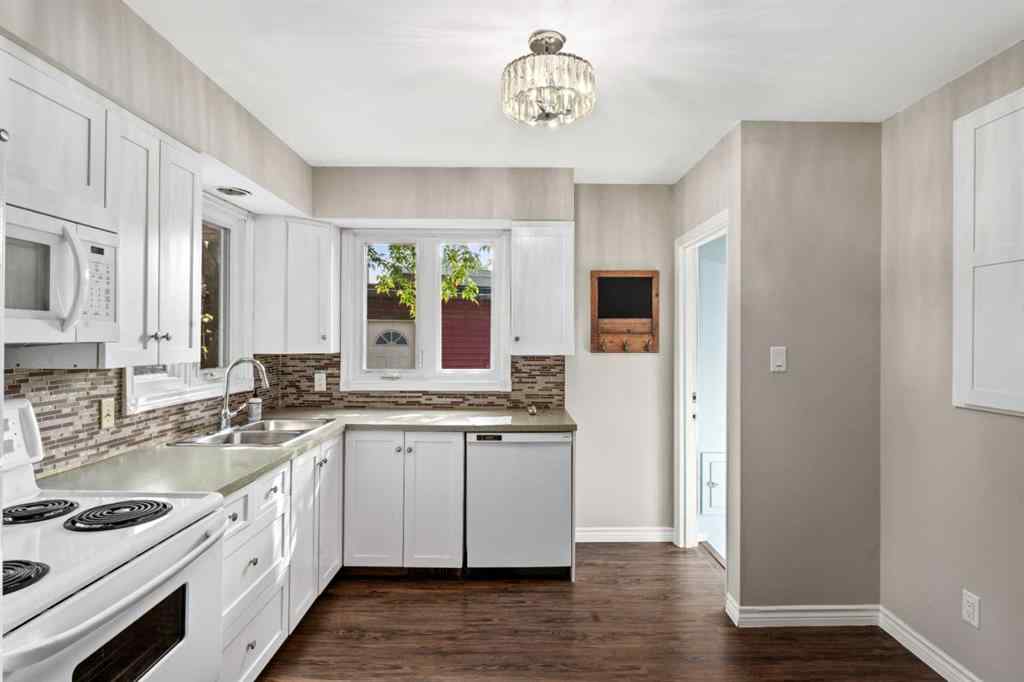 MLS® A2255493 - 2731 17A Street NW in Capitol Hill Calgary, Residential
