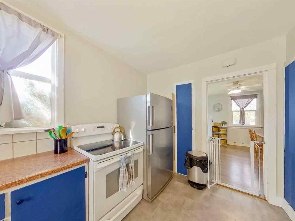 MLS® A2255494 - 727 15 Street S in Victoria Park Lethbridge, Residential