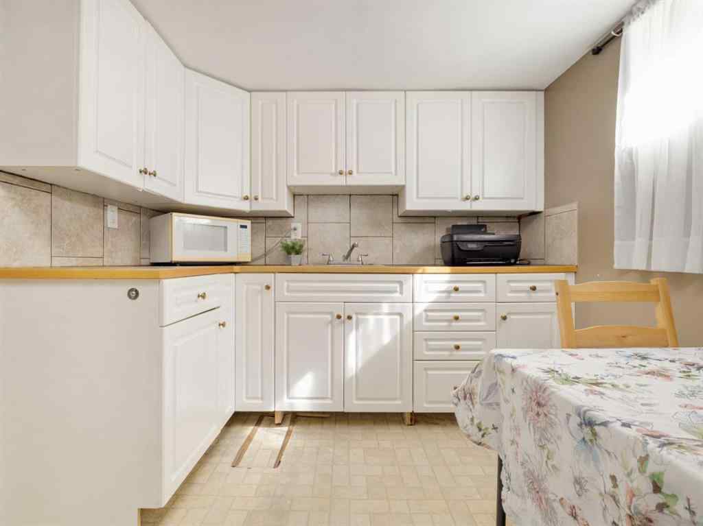 MLS® A2255494 - 727 15 Street S in Victoria Park Lethbridge, Residential