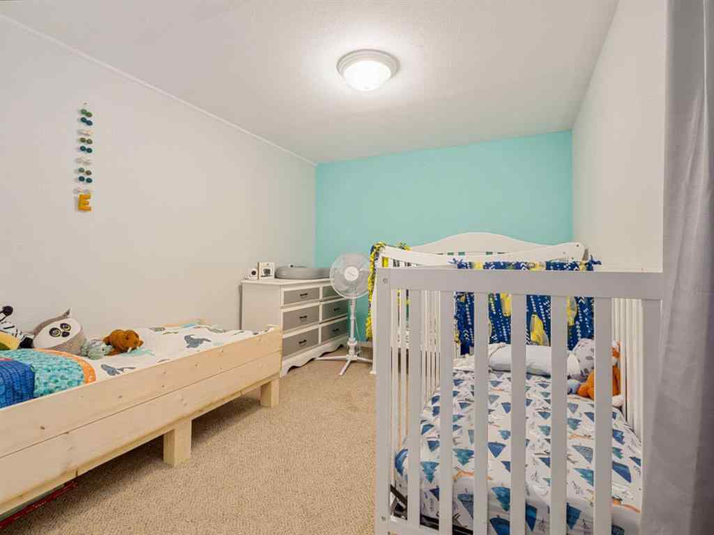 MLS® A2255494 - 727 15 Street S in Victoria Park Lethbridge, Residential