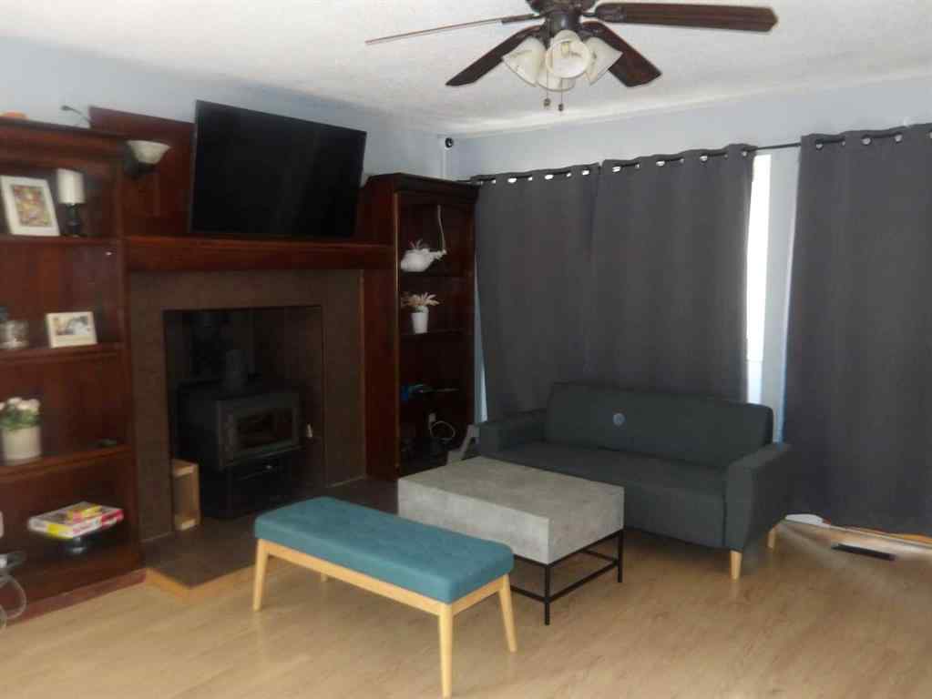 MLS® A2255496 - 322060 Range Road 261   in NONE Rural Kneehill County, Residential