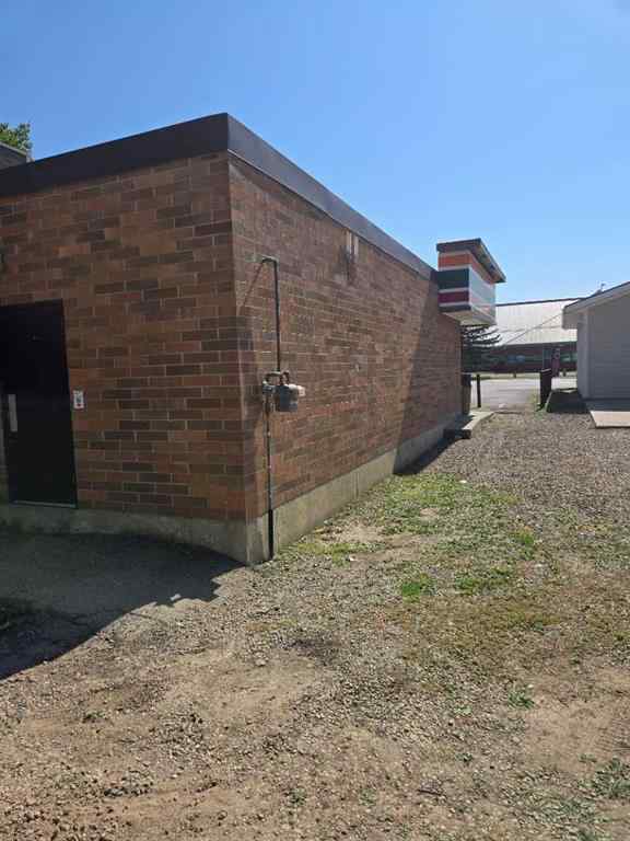 MLS® A2255500 - 5023 50 Avenue  in NONE Taber, Commercial