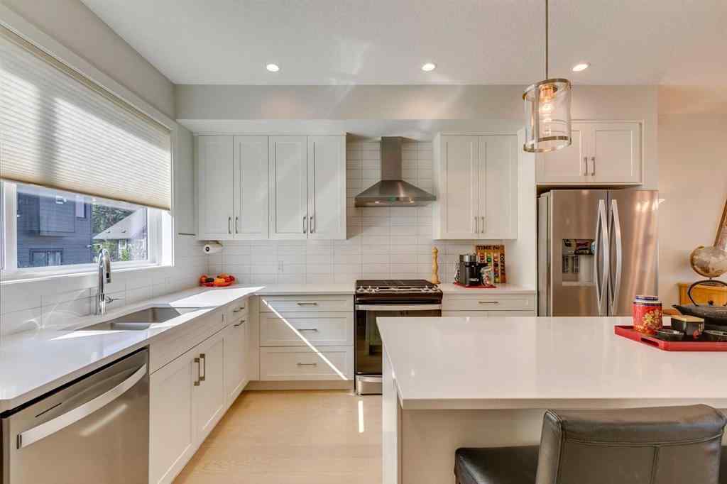 MLS® A2255503 - 819 Shawnee Terrace SW in Shawnee Slopes Calgary, Residential