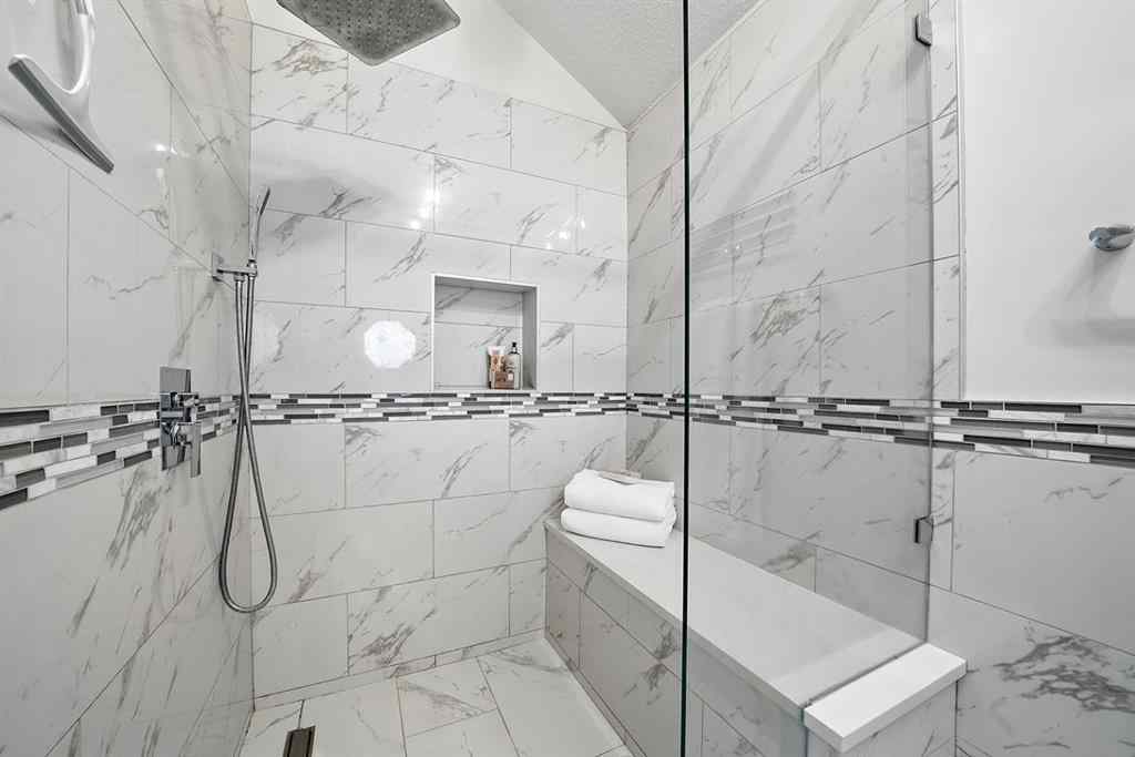 MLS® A2255513 - 8 Varsity Estates Gardens NW in Varsity Calgary, Residential