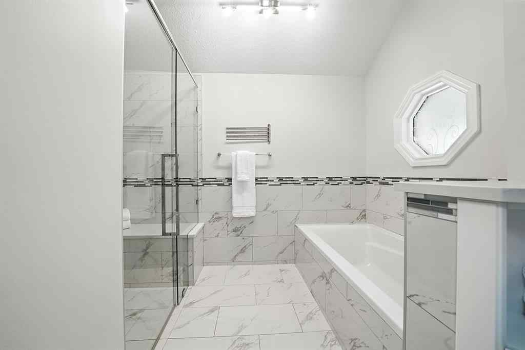 MLS® A2255513 - 8 Varsity Estates Gardens NW in Varsity Calgary, Residential