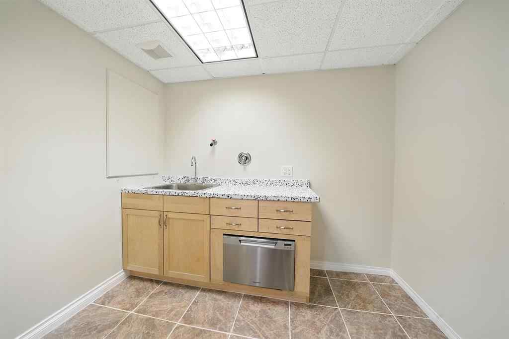 MLS® A2255513 - 8 Varsity Estates Gardens NW in Varsity Calgary, Residential
