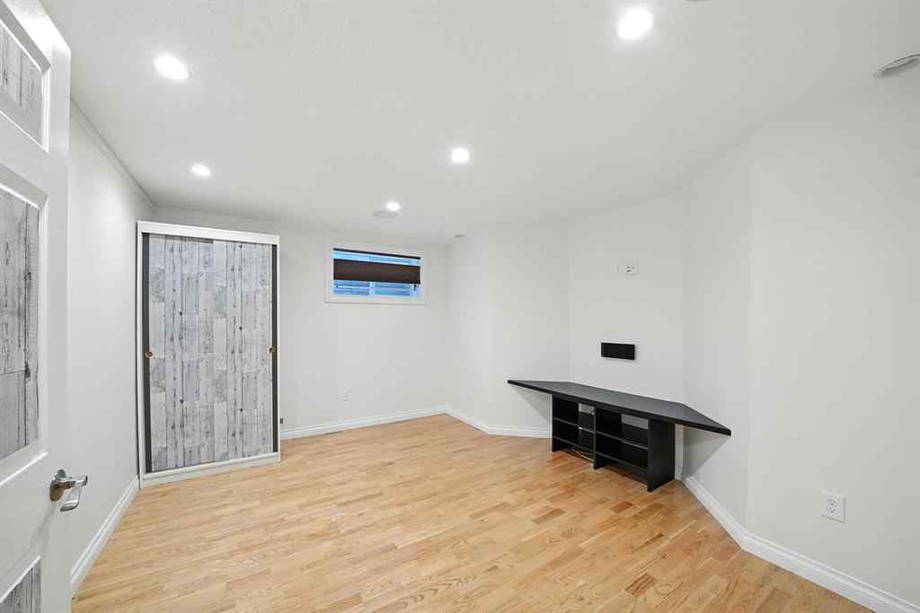 MLS® A2255513 - 8 Varsity Estates Gardens NW in Varsity Calgary, Residential