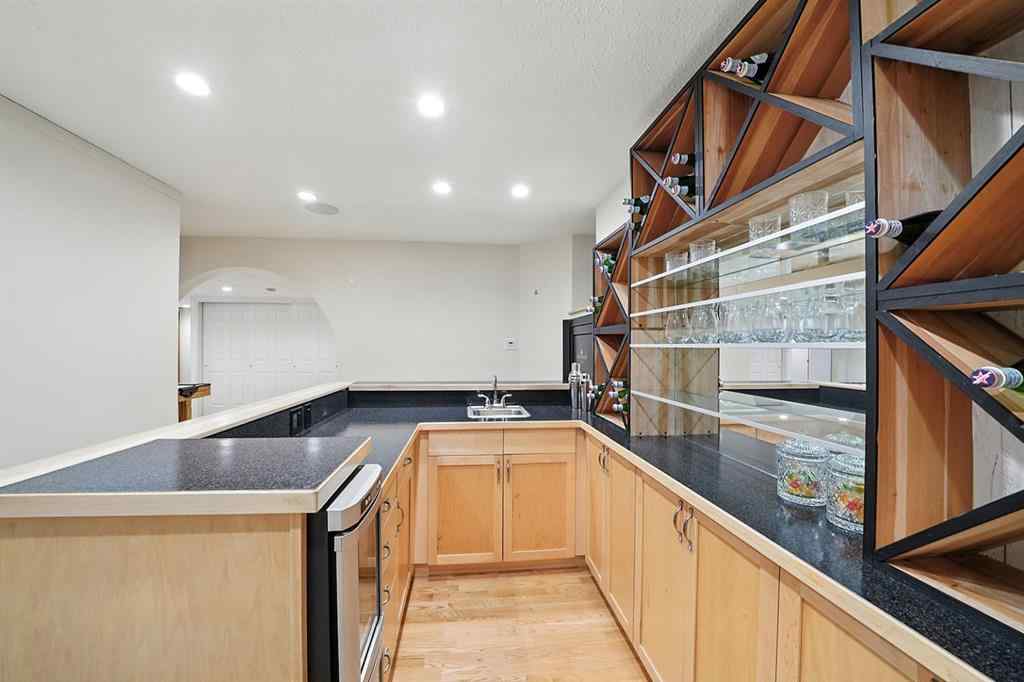 MLS® A2255513 - 8 Varsity Estates Gardens NW in Varsity Calgary, Residential