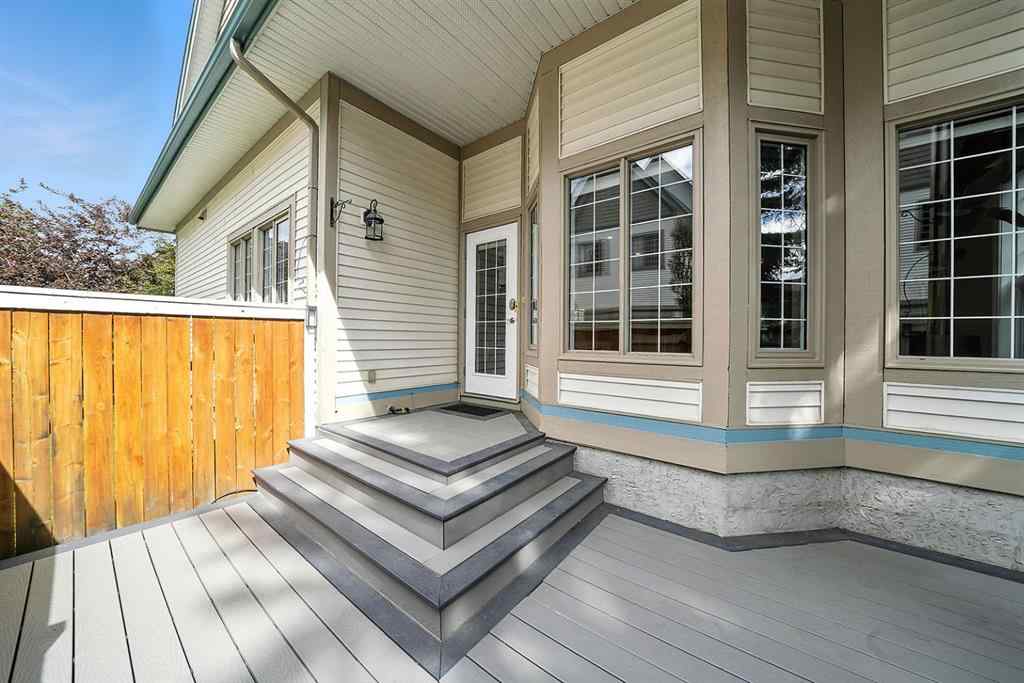 MLS® A2255513 - 8 Varsity Estates Gardens NW in Varsity Calgary, Residential