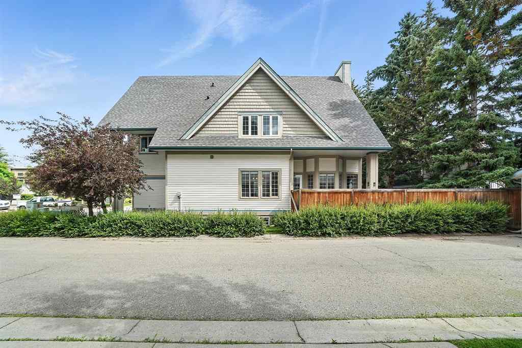 MLS® A2255513 - 8 Varsity Estates Gardens NW in Varsity Calgary, Residential