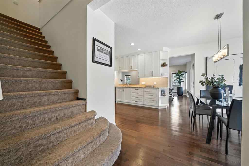 MLS® A2255513 - 8 Varsity Estates Gardens NW in Varsity Calgary, Residential