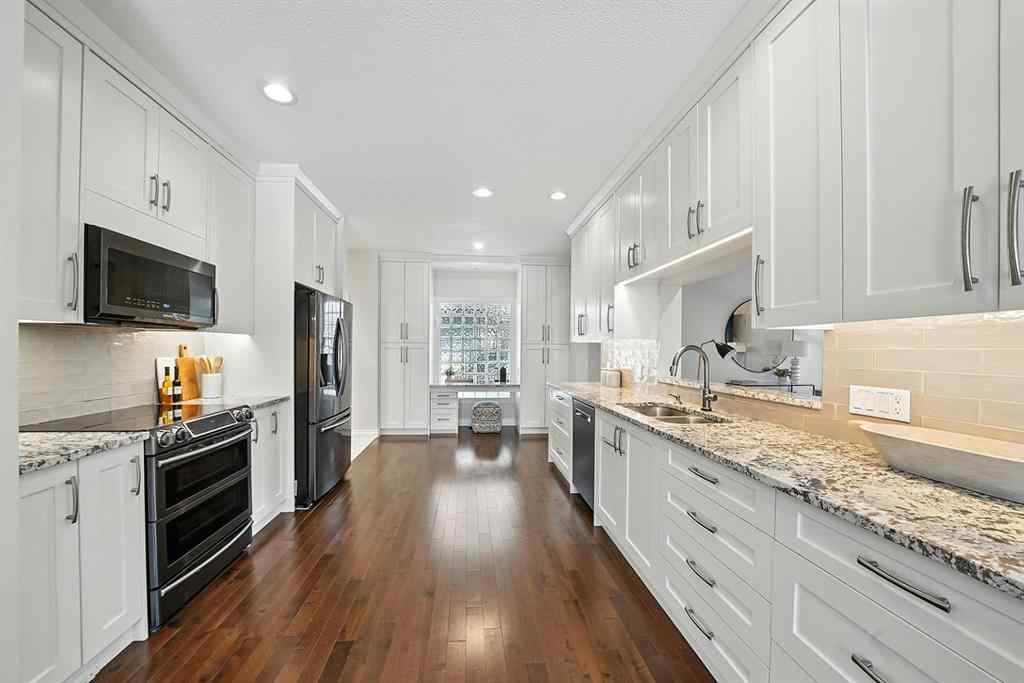 MLS® A2255513 - 8 Varsity Estates Gardens NW in Varsity Calgary, Residential