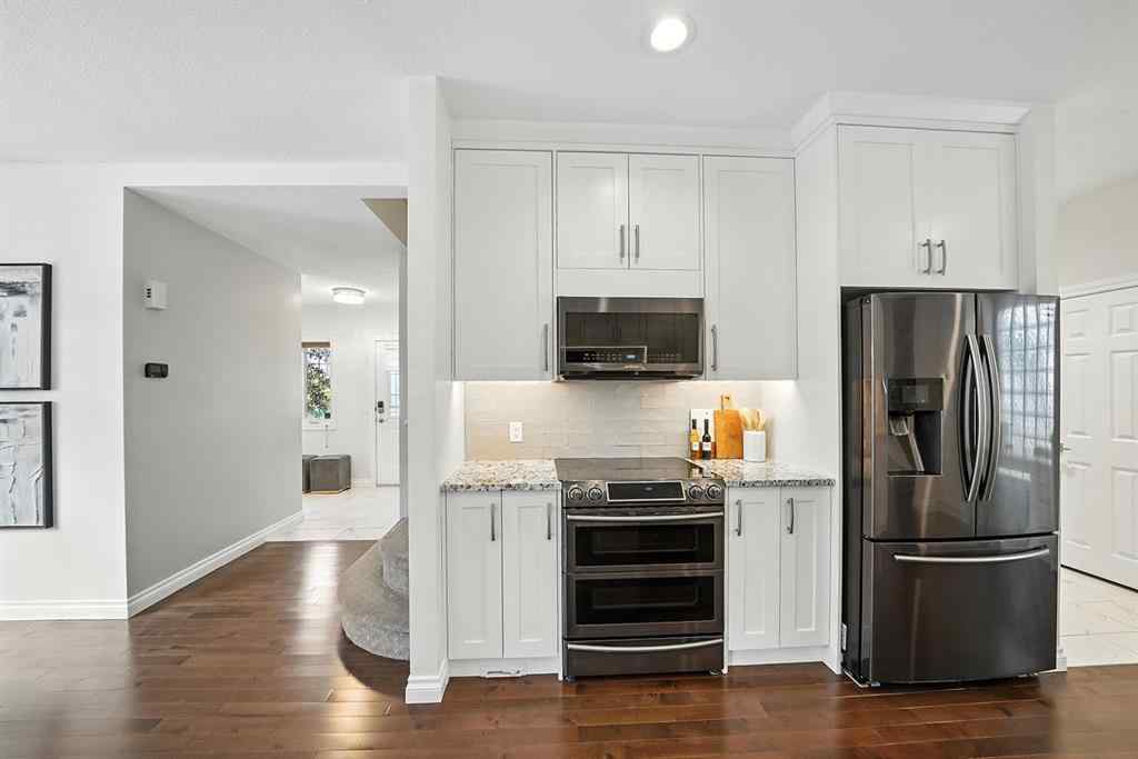 MLS® A2255513 - 8 Varsity Estates Gardens NW in Varsity Calgary, Residential