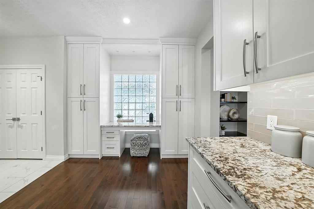 MLS® A2255513 - 8 Varsity Estates Gardens NW in Varsity Calgary, Residential