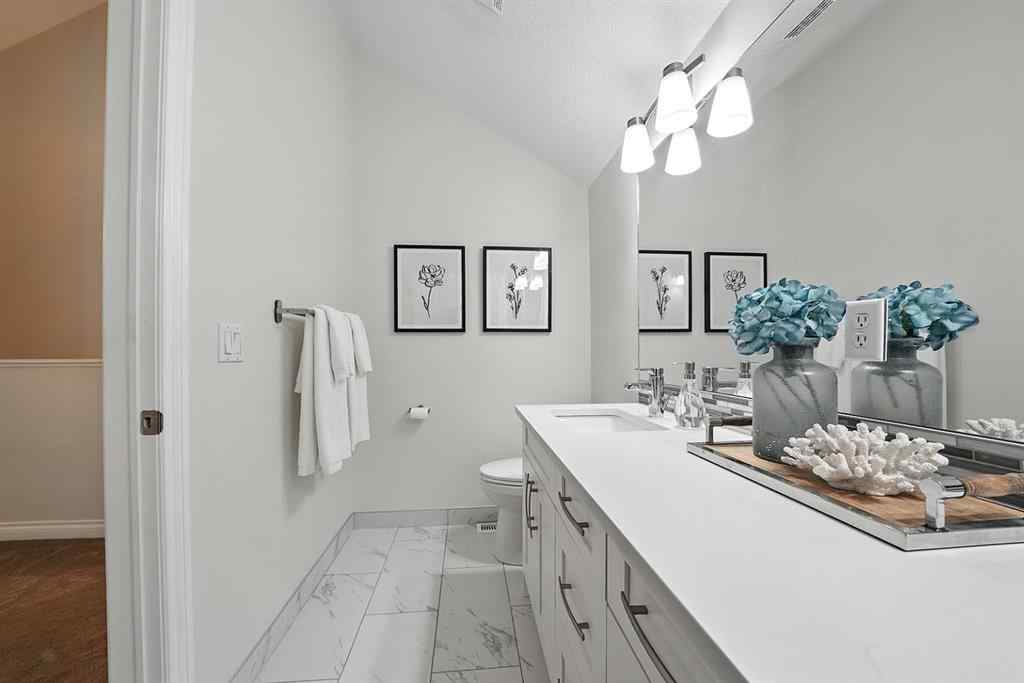 MLS® A2255513 - 8 Varsity Estates Gardens NW in Varsity Calgary, Residential