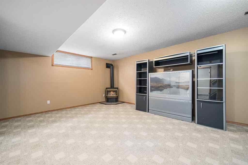 MLS® A2255524 - 14 Redcliff Way SW in NONE Redcliff, Residential