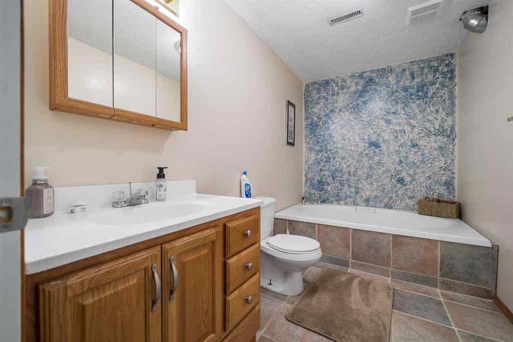 MLS® A2255524 - 14 Redcliff Way SW in NONE Redcliff, Residential