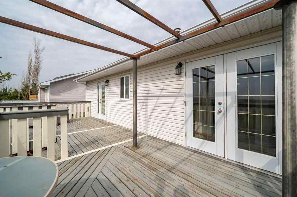 MLS® A2255524 - 14 Redcliff Way SW in NONE Redcliff, Residential