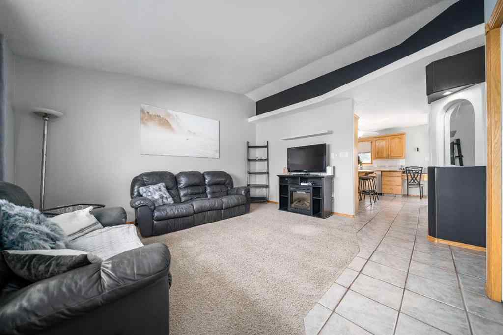 MLS® A2255524 - 14 Redcliff Way SW in NONE Redcliff, Residential