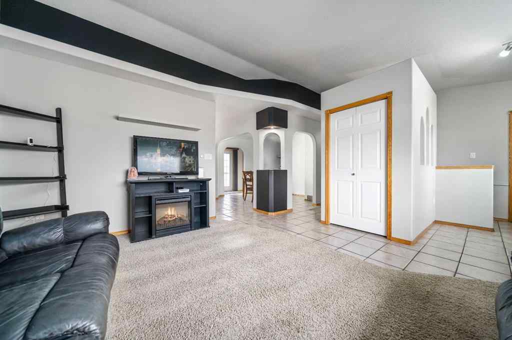 MLS® A2255524 - 14 Redcliff Way SW in NONE Redcliff, Residential