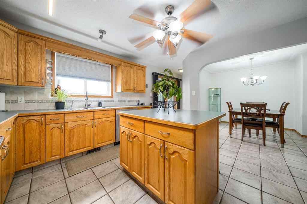 MLS® A2255524 - 14 Redcliff Way SW in NONE Redcliff, Residential