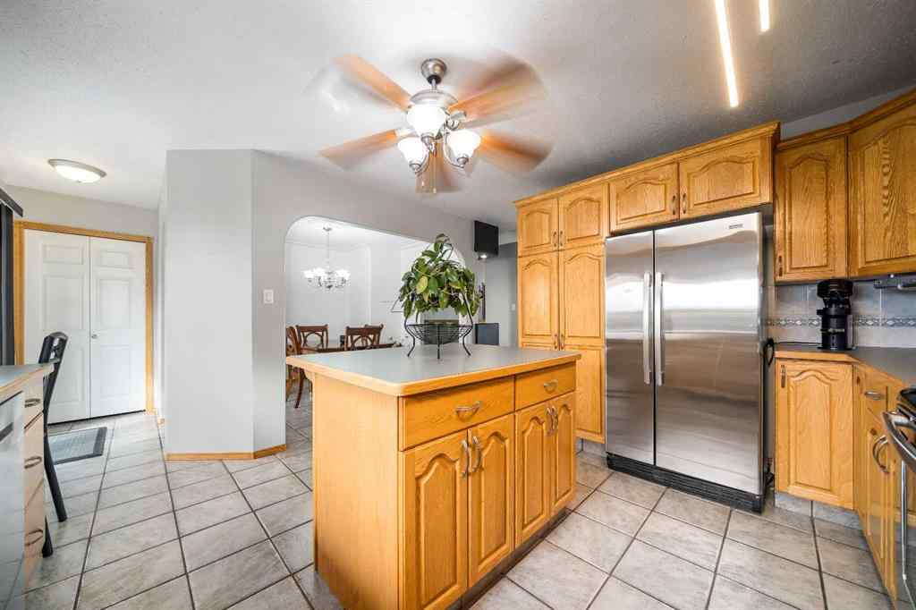 MLS® A2255524 - 14 Redcliff Way SW in NONE Redcliff, Residential