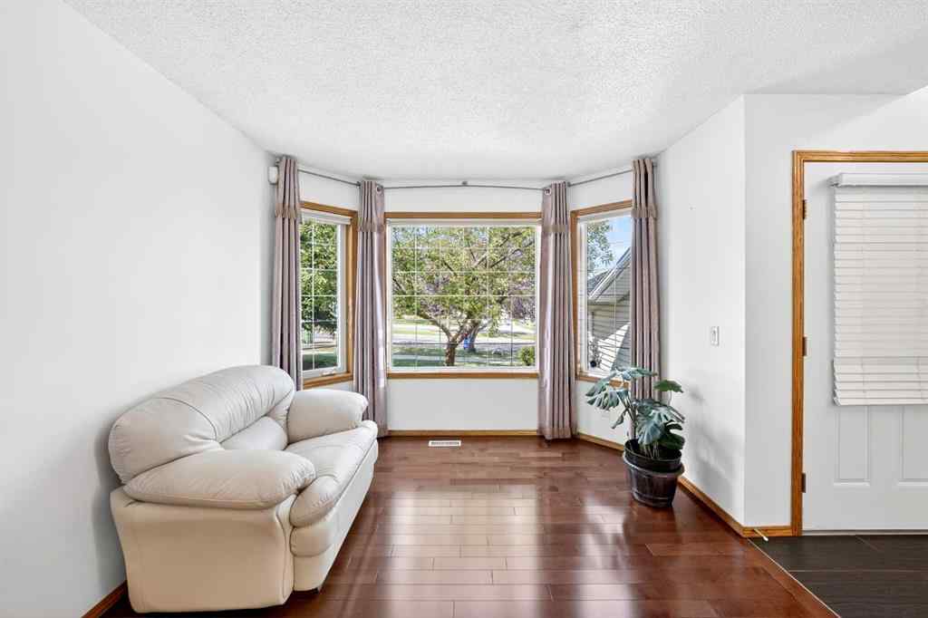 MLS® A2255531 - 9200 Edgebrook Drive NW in Edgemont Calgary, Residential