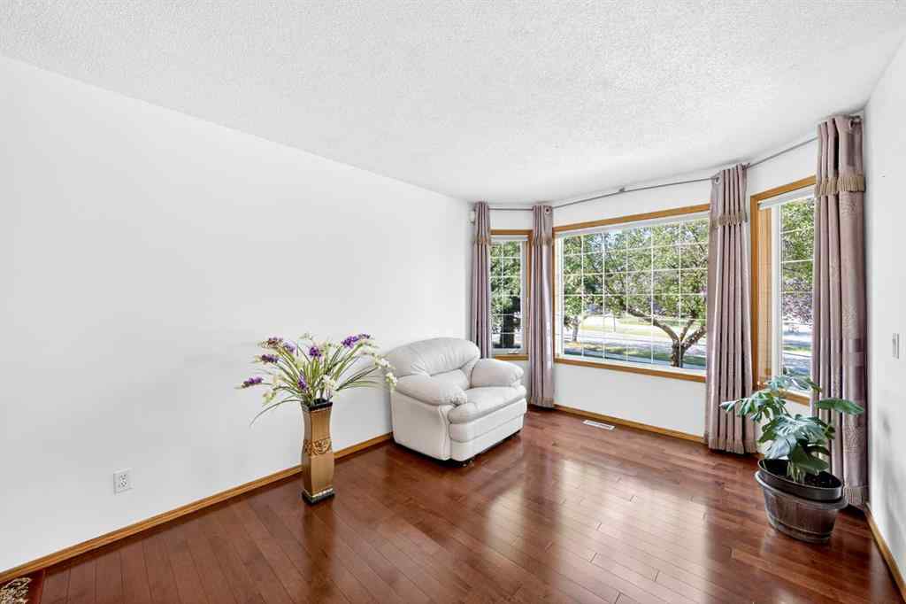 MLS® A2255531 - 9200 Edgebrook Drive NW in Edgemont Calgary, Residential