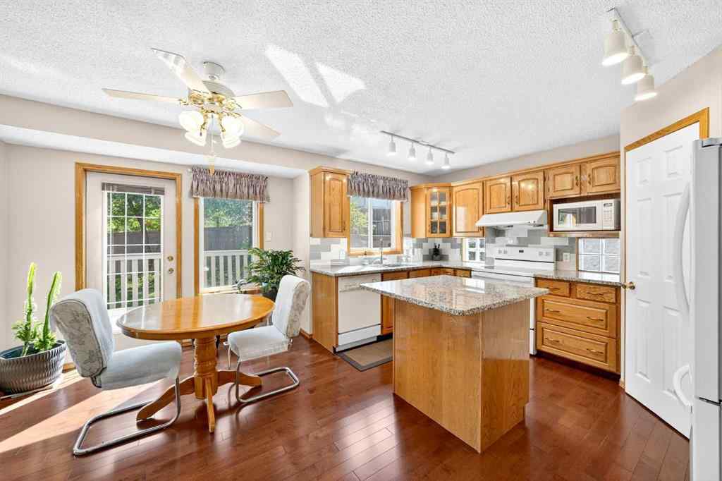 MLS® A2255531 - 9200 Edgebrook Drive NW in Edgemont Calgary, Residential