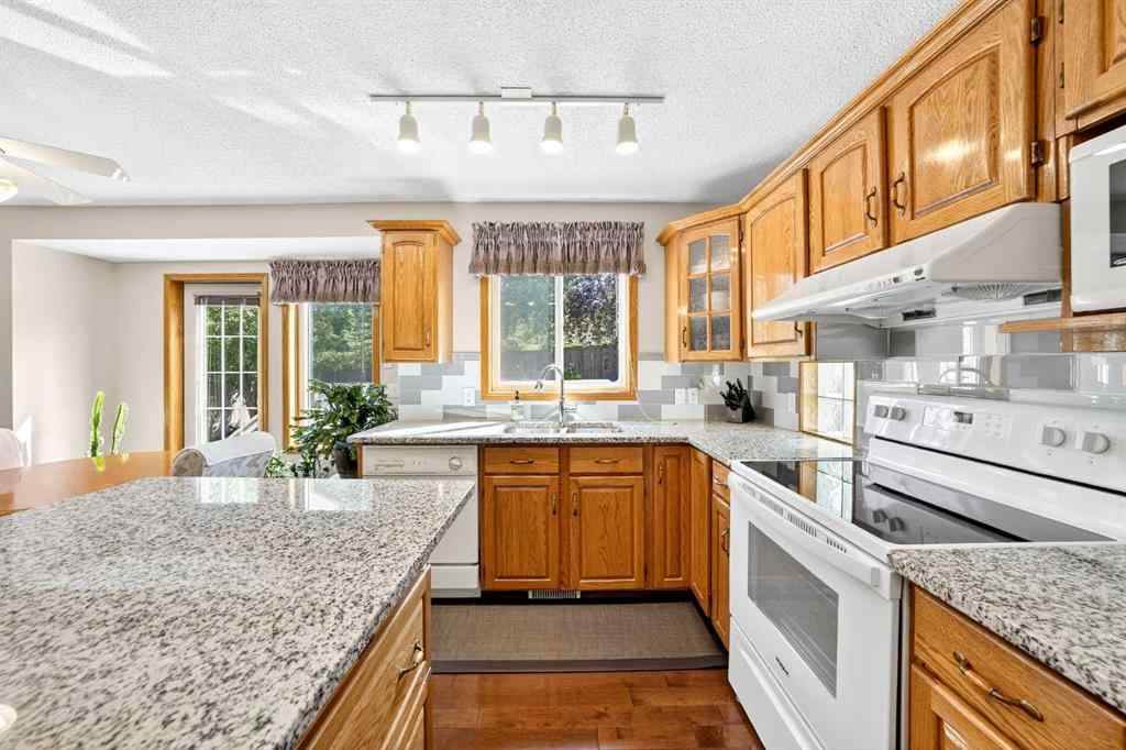 MLS® A2255531 - 9200 Edgebrook Drive NW in Edgemont Calgary, Residential