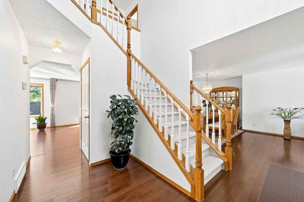 MLS® A2255531 - 9200 Edgebrook Drive NW in Edgemont Calgary, Residential