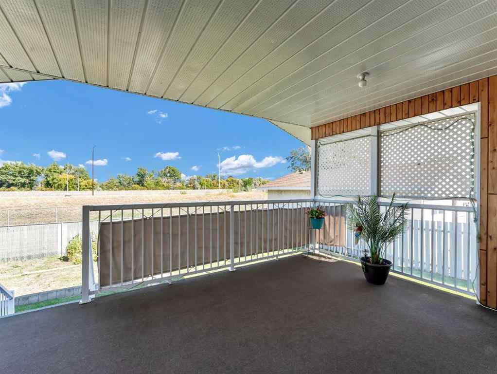 MLS® A2255538 - 282 Shepherd Crescent SE in SE Southridge Medicine Hat, Residential
